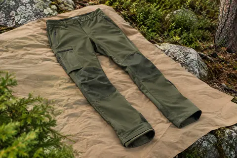 Pantalon de randonnée DAFENP vert armée à doublure polaire, poches zippées et genoux renforcés