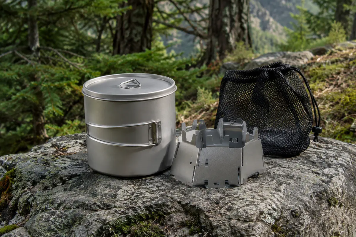 Kit de cuisson Esbit compact en aluminium, avec popote, couvercle, poignées rabattables et support pare-vent